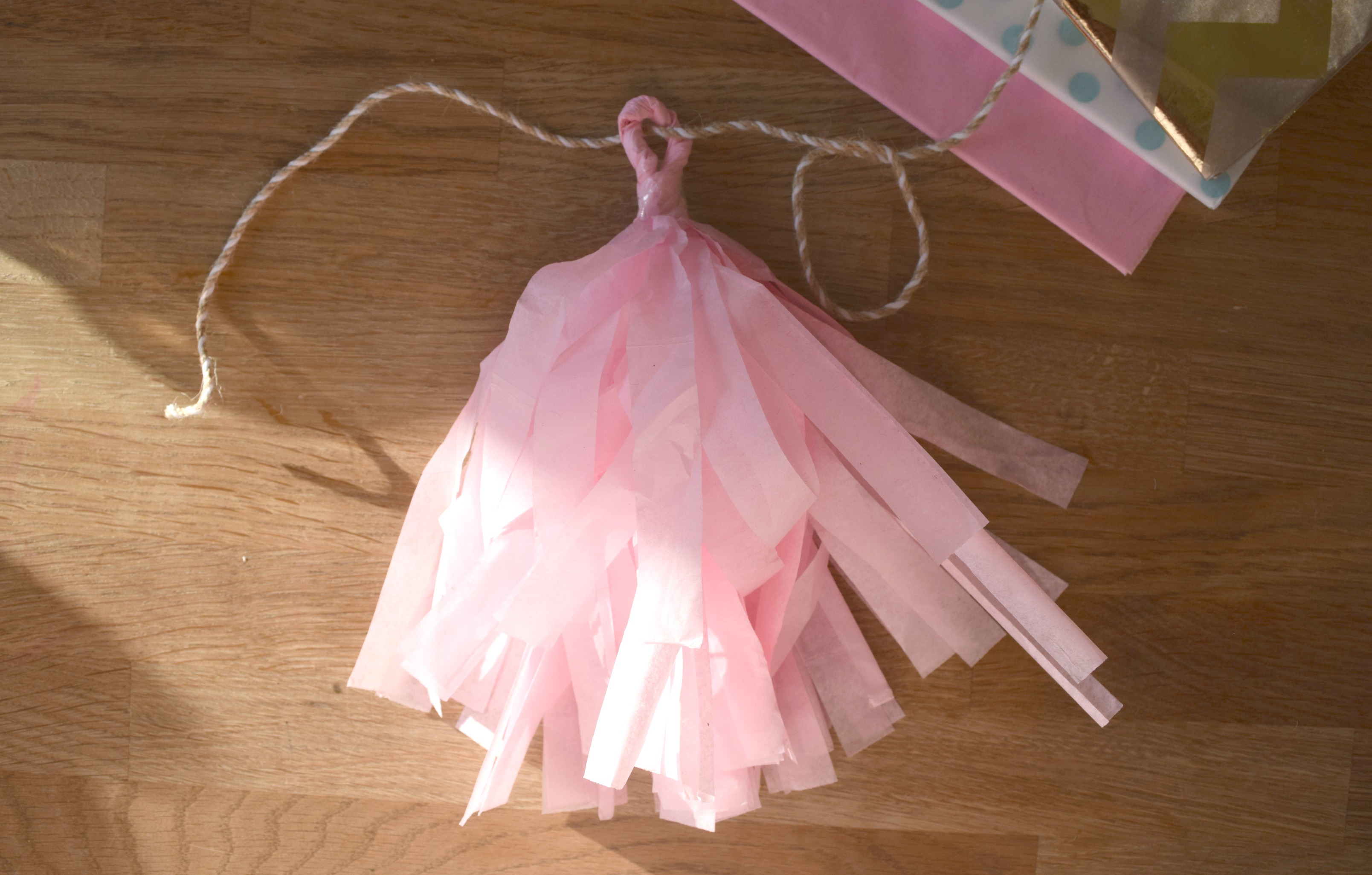 Finished tassel made from tissue paper